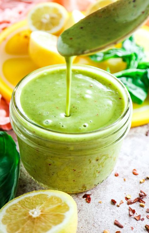 Lemon Basil Salad Dressing, Lemon Basil Vinaigrette Dressing, Lemon Basil Vinaigrette, Easy Salad Dressing Recipes, Simple Salads, Parsley Salad, Basil Vinaigrette, Snack Smoothie, Salad Dressing Recipe