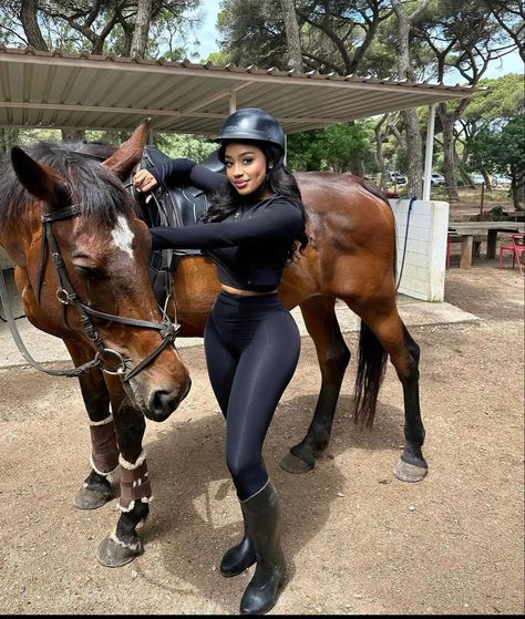 Horse Back Riding Outfits Black Women, Horse Back Riding Outfits Women, Rich Equestrian Aesthetic, Equestrian Motivation, Horseback Riding Aesthetic, Horse Rider Outfit, Horseback Riding Outfit, Vision Journal, Living In Luxury