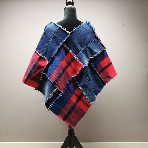 Cary Bradshaw, Denim Poncho, Diy Old Jeans, Jean Genie, Reworked Clothes, Sewing Corner, Denim Clothes, Clothing Upcycle, Skirt Diy