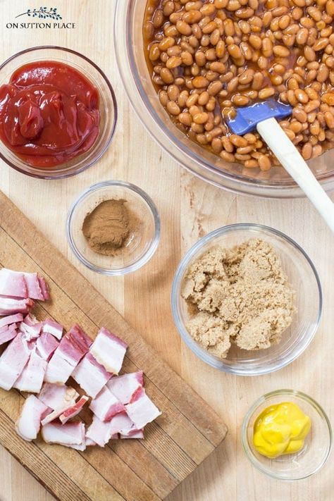 Baked Beans Recipe Easy, Baked Beans Recipe Easy Quick, Baked Beans Salad, Summer Bbq Side Dishes, Canned Baked Beans, Easy Baked Beans, Bbq Baked Beans, Barbecue Side Dishes, Baked Beans Recipe