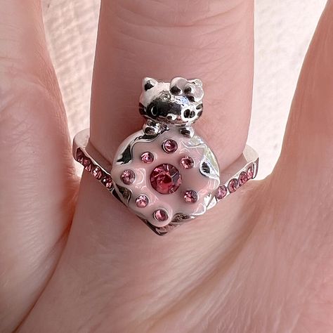 Sanrio Hello Kitty Jeweled Collectors Ring Size 6 By Fragrant Jewels. Rhodium Silver Plated. Nwt. Hello Kitty Rings Engagement, Hello Kitty Ring, Hello Kitty Wedding, Fragrant Jewels, Bff Jewelry, Hello Kitty Jewelry, Mermaid Ring, Black Gold Ring, Dog Ring