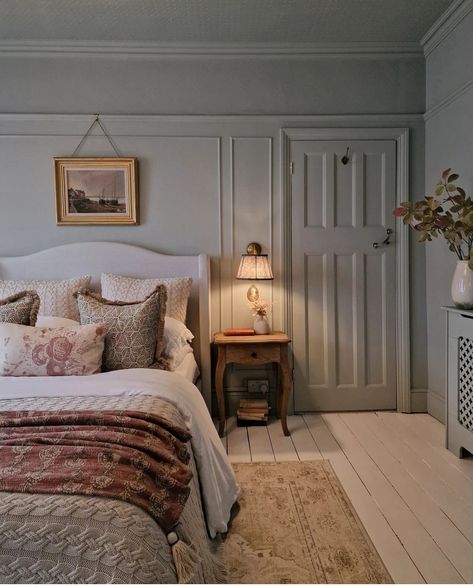 Victorian Terrace Interior Bedroom, Victorian Terrace Bedroom Ideas, Victorian Terrace Bedroom Layout, Victorian Terrace Master Suite, Victorian Terrace Bedroom, Traditional Guest Bedroom, Master Victorian Bedroom Ideas, Bedroom Victorian, Victorian Cottage