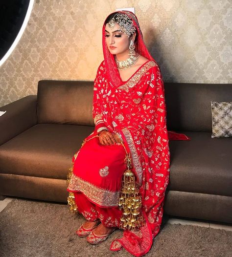 Punjabi Wedding Suit, Bridal Suits Punjabi, Bride Suit, Sikh Bride, Embroidery Suits Punjabi, Indian Bride Outfits, Punjabi Bride, Bridal Lehenga Collection, Indian Bridal Dress