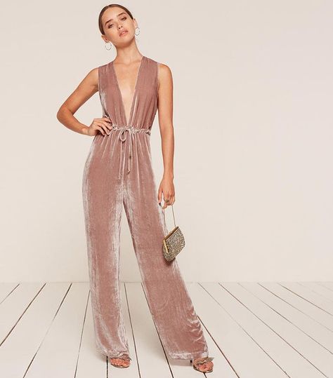 Velvet jumpsuit Fancy Jumpsuits, Fall Overalls, Red Pantsuit, Fancy Jumpsuit, Black Backless Jumpsuits, Grey Jumpsuit, Velvet Jumpsuit, Linen Romper, Effortlessly Chic Outfits