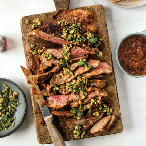 Bavette Steak, Broccolini Recipe, Cooking Light Diet, Herb Dressing, Cooking Light Recipes, Paleo Dishes, Sweet Potato Wedges, Diner Recept, Chimichurri Sauce