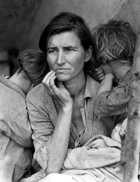 March 1936 — "Migrant Mother" Migrant Mother, Powerful Pictures, Grapes Of Wrath, Mums The Word, Famous Pictures, Dust Bowl, Black And White Photograph, Iconic Photos, Women In History