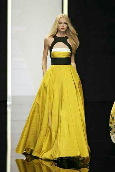 * Looks Chic, Gorgeous Gowns, Elie Saab, Couture Dresses, Fashion Week Spring, Yellow Dress, Couture Fashion, Look Fashion, Party Dresses