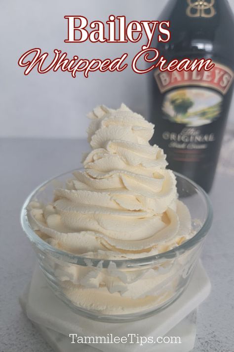 Alcohol Infused Whipped Cream, Homemade Flavored Whipped Cream, Baileys Whipped Cream Frosting, Diy Baileys, Alcohol Deserts, Infused Snacks, Baileys Whipped Cream, Liquor Cakes, Alcohol Desserts