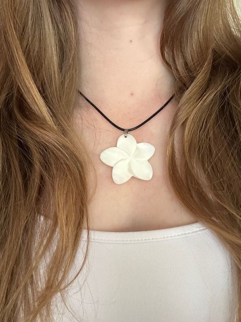 2000s Beach Aesthetic, Hawaii Accessories, Hawaii Necklace, Aesthetic Necklace, Hawaii Jewelry, Jewelry Styles, Jewelry Summer, Hawaii Beach, Beach Aesthetic