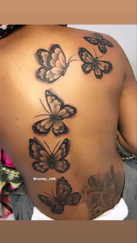 Cute Thigh Tattoos Black Women, Tattoos Practice, Thigh Tattoos Black Women, Black Women Butterfly, Tattoos Black Women, Cute Shoulder Tattoos, Medusa Drawing, Spine Tats, Cute Thigh Tattoos