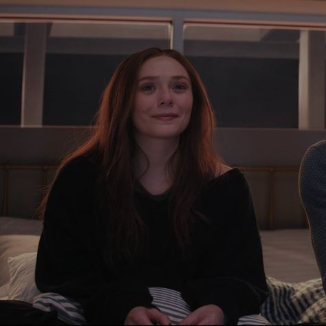 Wanda Pictures, Elizabeth Olsen Wandavision, Scarlet Witch Wandavision, Wandavision Wanda, Wanda Maximoff Icon, Dr Marvel, Marvel Couples, Dr World, Wanda Scarlet Witch