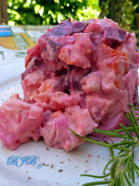 Panamanian Fair salad (Ensalada de Feria) : Bluejellybeans Blog Panamenian Recipes, Panamanian Recipes, German Salads, Panama Recipe, Panamanian Food, Sweet Potato Curry, Spanish Recipes, Raw Meat, Caribbean Food