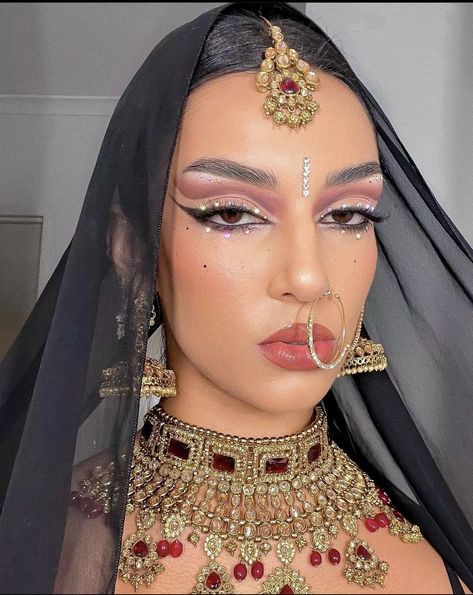 Indian Inspired Makeup, Indian Girl Makeup, Maximalist Makeup, Ethnic Makeup, Girl Eye Makeup, Indian Makeup Looks, Eye Makeup Pictures, Eye Makeup Steps, Indian Makeup