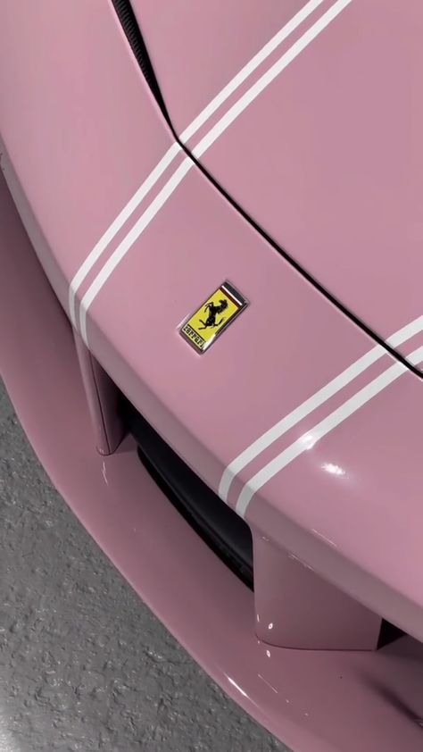 Pink Ferrari, Estilo Blair Waldorf, Pink Lamborghini, Wallpaper Carros, Moodboard Fashion, F1 Wallpaper Hd, Outfits 90s, Luxe Style, Ferrari Car