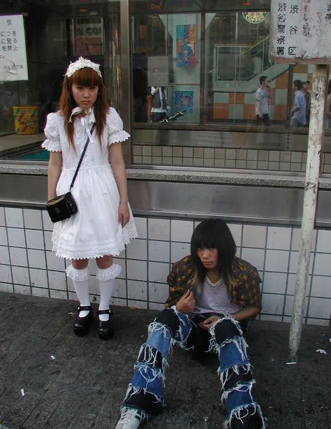 Yutaka Tsuchiya • 2003 Kodona Fashion, Noel Fielding, Lolita Outfits, Elegant Gothic, Bright Fashion, Dress Up Dolls, Fashion Now, Japanese Street Fashion, J Fashion