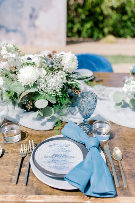 La Tavola Fine Linen Rental: Aurora Silver Table Runner with Tuscany Wedgwood Napkins | Photography: Angelica Marie Photography, Event Production: Be Inspired PR, Floral: Bloominous, Rentals: Collective Rentals, Paper Goods: Shindig Bespoke, Catering: Colette's Catering Geode Cake, Fairy Garden Party, Stay Wild Moon Child, Wild Moon, Beach Wedding Inspiration, Silver Table, Event Production, Theme Color, Rose Photography