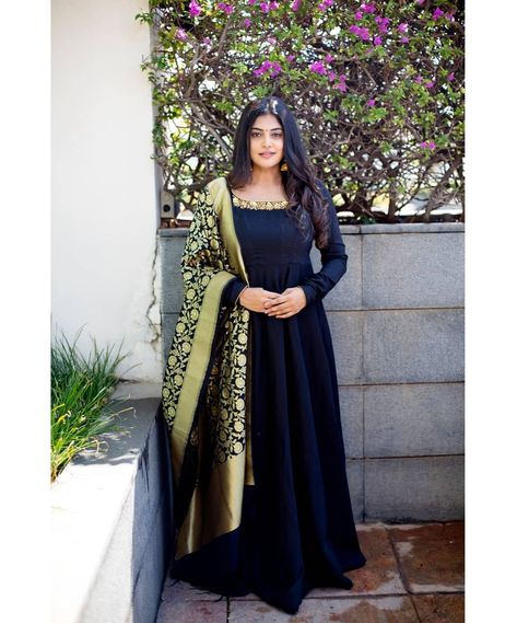 You Can Shop Stunning Celebrity Ethnic Outfits Here! Maroon Long Dress, Manjima Mohan, Off White Anarkali, Emerald Green Gown, Black Anarkali, White Anarkali, Dresses Design, Party Wear Gown, Gaun Fashion