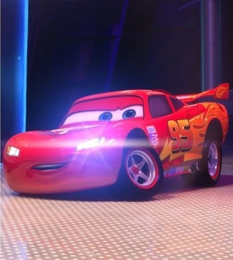 Couple Cars, Lightning Mcqueen Videos, Cars The Movie, Car Movie, Flash Mcqueen, Disney Cars Movie, Jackson Storm, Car Aesthetics, Whatsapp Wallpapers Hd