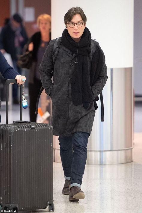 Jfk Airport, Dark Blue Denim Jeans, Dapper Gentleman, Character Actor, Looking Dapper, Grey Plaid, Plaid Coat, Black Scarf, Cillian Murphy