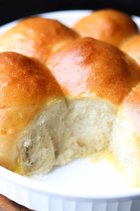 Ultra Soft Milk Buns via @Msavorythoughts Milk Bread Buns, Milk Brioche Buns Recipe, Milk Brioche Rolls Recipe, Milk Brioche Recipe, Milk Brioche Rolls, Milk Rolls Recipe, Milk Buns Recipe, Sweet Buns Recipe, Milk Brioche