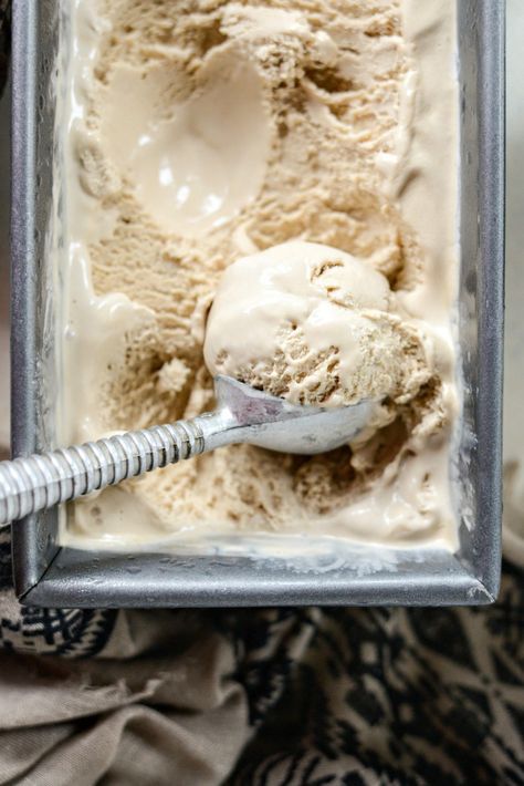 Vanilla Chai Ice Cream Chai Ice Cream, Tea Ice Cream, Homemade Ice Cream Recipes, Vanilla Chai, Ice Cream Popsicles, Cream Tea, Cream Desserts, Ice Cream Desserts, Ice Cream Flavors