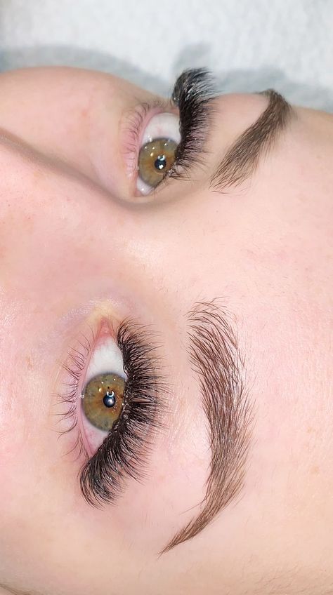 Longer Eyelashes Naturally, Natural Fake Eyelashes, Hazel Green Eyes, Corps Idéal, Lash Designer, Eye Parts, Eyelash Extensions Styles, Lash Extensions Styles, Perfect Eyelashes