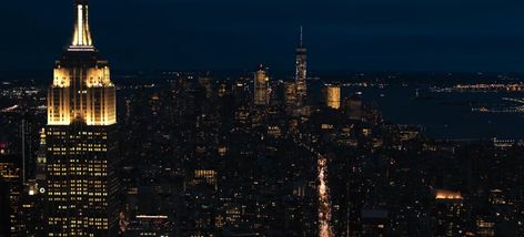 A picture of new york in the night. Nyc At Night Aesthetic, New York At Night, Night In New York, I Love New York, Ny Life, New York Night, Empire State Of Mind, Nyc Girl, Nyc Life