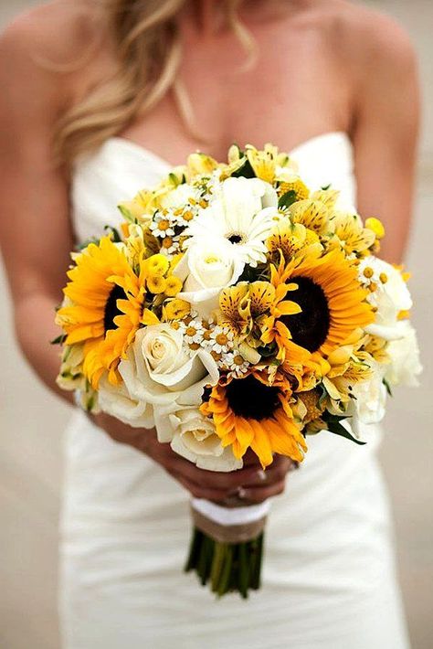 31 Summer #Wedding #Bouquets Ideas to Embrace Yellow Bridal Bouquets, Small Wedding Bouquets, Sunflower Wedding Bouquet, Sunflower Bouquets, Fall Wedding Bouquets, Yellow Wedding, Mod Wedding, Sunflower Wedding, Trendy Wedding