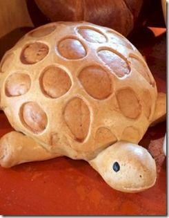 JA Manafaru - turtle bread Dead Dough, Bread Animals, Animal Shaped Bread, Dough Sculpture, Bread Sculpture, 3d Dessert, Turtle Bread, Animal Bread, Shaped Bread