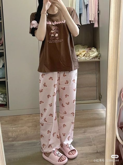 T Shirt Pajamas Aesthetic, Pjs Korean, Korean Pajamas Aesthetic, Pajamas Outfit Ideas, Korean Home Outfit, Korean Home Clothes, Korean Pijama, Korean Pjs, Piyama Aesthetic