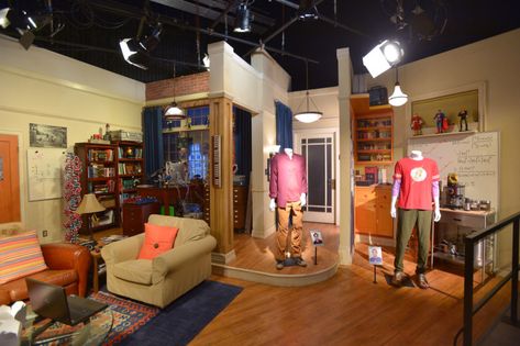 The Big Bang Theory Sets Now Available at Warner Bros. Studio Tour Hollywood | InPark Magazine Big Bang Theory Apartment, Sheldon And Leonard, Big Bang Theory Set, Warner Bros Studio Tour Hollywood, Roommate Agreement, Chuck Lorre, Warner Bros Studio Tour, Apartment Exterior, Warner Bros Studio