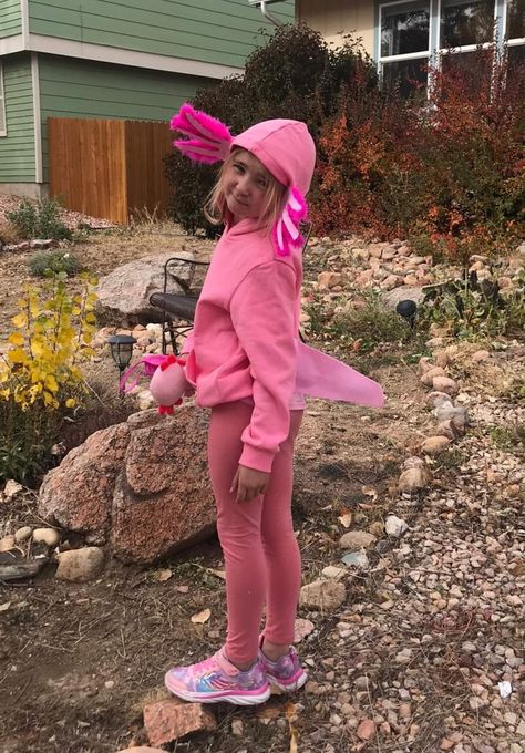 Axolotl Costume Diy, Axolotl Costume Diy Kids, Axolotl Costume, Halloween Axolotl, Axolotl Makeup Look, Axolotl Outfit, Axolotl Shirt Ideas, 5k Costume, Diy Costumes Kids