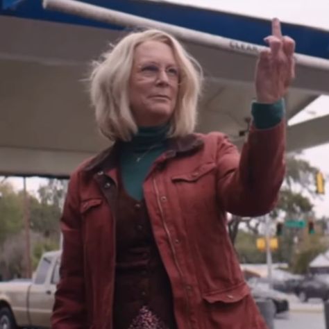 Laurie Strode Halloween Ends, Laurie Strode Aesthetic, Letterboxd Profile, Dbd Wallpaper, Jamie Lee Curtis Halloween, Abigail Hobbs, Halloween Films, Clue Movie, Laurie Strode