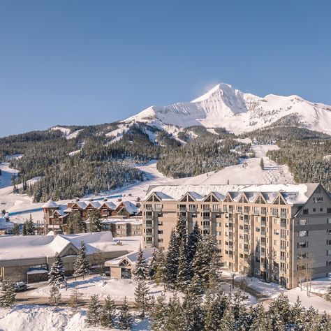 This is Big Sky in Montana! 🇺🇲 Boasting one of the biggest vertical drops in North America with 4,366ft, what Big Sky offers is not limited to the amazing skiable terrain but also the experience of witnessing Montana’s wilderness and experiencing a traditional western flair to your ski trip to America! If you want to experience Big Sky, we can help you with our expertly negotiated package! ⛷️ Package includes: 👉 5 Nights in a Dolomite Queen at Alpenhof Lodge Jackson Hole   👉 5 Nights in a Q... Big Sky Montana Summer, Big Sky Montana Winter, Big Sky Montana Wedding, Montana Winter, Big White Ski Resort, Big Sky Resort, Montana Big Sky, Sky Resort, Montana Usa