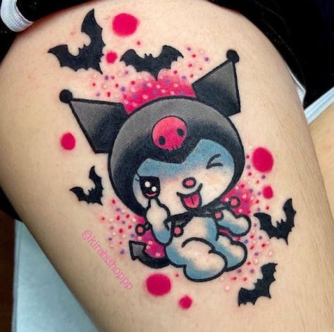 Hand Tattoos Skull, Kuromi Tattoo, Empowerment Tattoo, Tattoos Celtic, Tattoos Foot, Tattoos Japanese, Tattoos Hand, Hello Kitty Tattoos, A T