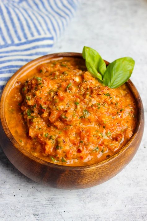 Cherry Tomato Pesto, Sicilian Pesto Recipe, Sicilian Recipes Authentic, Tomato Ideas, Sicilian Pesto, Italian Salsa, Sicilian Food, Toasted Crostini, Pesto Sandwich