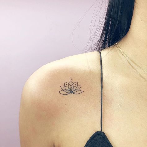 Lotus Tattoo Shoulder, Tattoo Meaning Ideas, Lotus Tattoo Meaning, Simple Lotus Flower Tattoo, Simple Lotus Tattoo, Lotus Flower Tattoo Ideas, Lotus Flower Tattoo Meaning, Flower Tattoo Meaning, Lotus Watercolor