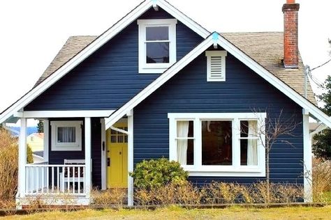 Exterior Paint Color Combinations - West Magnolia Charm Navy Blue Exterior House Colors, House With White Trim, Blue Exterior House Colors, Cottage Exterior Colors, House Trends, Exterior Paint Schemes, Yellow Door, Exterior House Color, Bungalow Homes