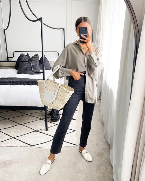 Shop Slim Mom High Ankle Jeans and other curated products on LTK, the easiest way to shop everything from your favorite creators. Slim Jeans Outfit, Ankle Jeans Outfit, High Ankle Jeans, Slim Mom Jeans, Mom Jeans Outfit, Uni Outfits, Neutral Colour Palette, Ankle Jeans, Slim Jeans