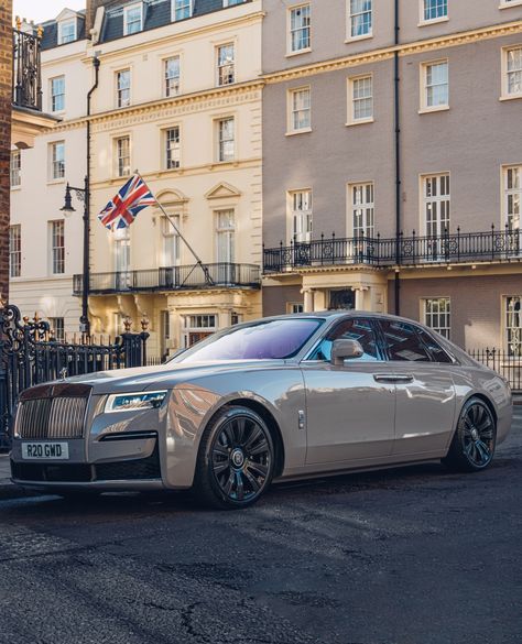 Modern Cars, Crazy Cars, Rolls Royce Aesthetic, Rolls Royce Ghost Aesthetic, Rolls Royce Ghost 2023, Rolls Royce Ghost, Rolls Royce 2022, Rolls Royce Fantom, New Rolls Royce