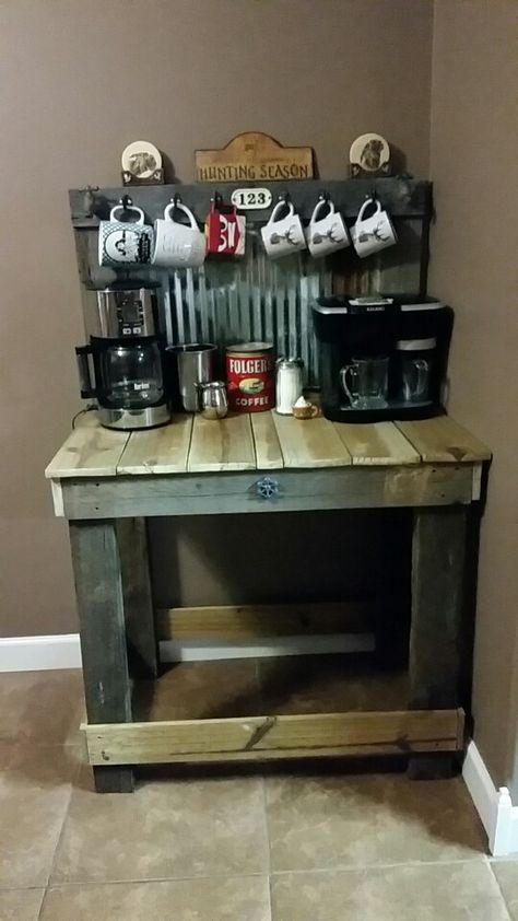 Coffee Bar Build Coffee Bar Diy Projects, Diy Coffee Stand, Pallet Coffee Bar, Diy Coffee Bar Table, Farmhouse Dollhouse, Pallet Tables, Coffee Counter, Diy Wood Pallet Projects, Coffee Bar Ideas