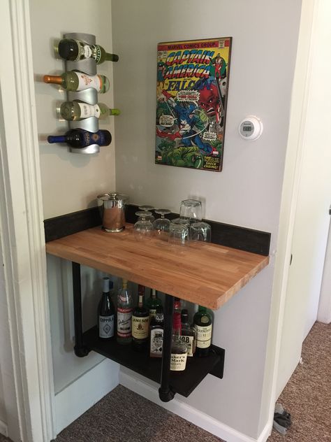 Mini Bar In Apartment, Mini Bar Ideas Small Spaces Diy, Mini Bars For Home Small Spaces, Corner Wall Bar Ideas For Home, Wine Corner Ideas Small Spaces, Mini Bar Ideas Small Spaces Corner, Home Bar Designs Small Corner, Home Bar Ideas Small Corner, Home Bar Designs Small