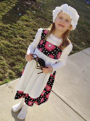 Little Miss Muffet (from an old Tshirt) Tutorial | PA Country Crafts Miss Muffet Costume, Little Miss Muffet Costume, Nursery Rhyme Costume, Kindergarten Poetry, Theatre Camp, Book Parade, Ballet Outfits, Old Tshirt, Aubrey Lynn