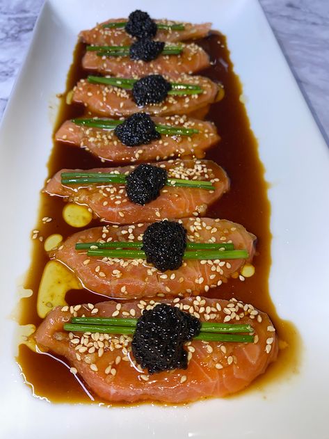 Sashimi Salad Recipe, Nobu Recipes Dishes, Gourmet Keto Dinner Recipes, Sushi Grade Salmon Recipes, Seared Salmon Sushi, Salmon Sashimi Aesthetic, Sashimi Sauce Recipe, Sushi Appetizers Ideas, Nobu Food