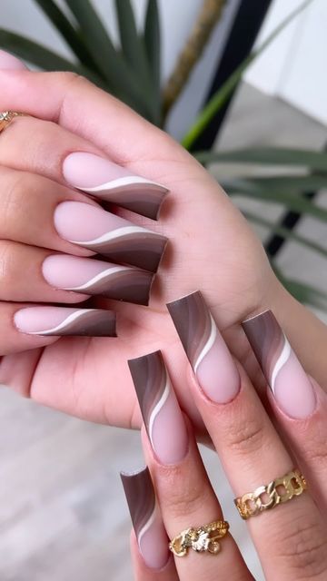 Cute Fall Nail Ideas Square, Matt Top Coat Nails, Nail Designs Brown Color, Brown Matte Nails Design, Stylish Fall Nails, Fall Nails Design Ideas, Tan Nail Ideas, Brown Fall Nails Designs, Trendy Ombre Nails