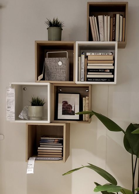 Ikea Wall Cubes Ideas, Ikea Box Shelf Cubes Ideas, Wall Bookshelves Aesthetic, Box Shelves Decor, Eket Bookshelf, Ikea Eket Ideas, Eket Ikea Ideas Living Room, Living Room Decor Shelves, Bedroom Shelf Decor Ideas