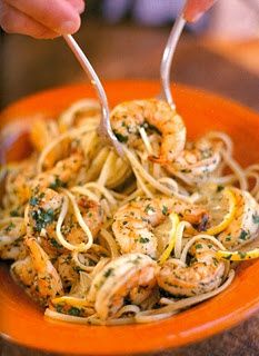 Ina Garten's Linguine With Shrimp Scampi. Another pinner said "Hands down, my family's favorite thing I cook." Linguine With Shrimp Scampi, Linguine With Shrimp, Shrimp Linguine, Resep Pasta, Shrimp Scampi Recipe, Scampi Recipe, Barefoot Contessa, Shrimp Dishes, Shrimp Scampi