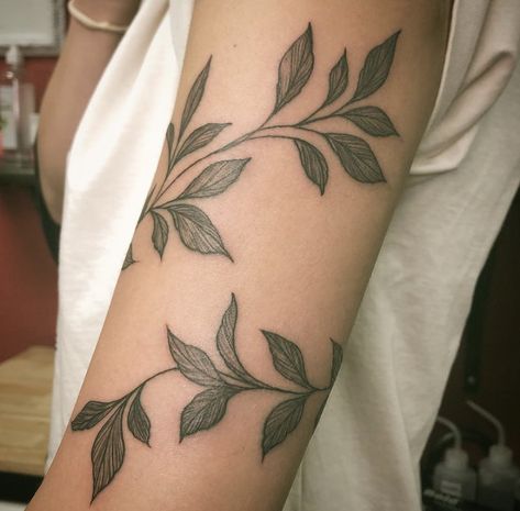 Fern Vine Tattoo, Green Plant Tattoo, Green Leaf Tattoo, Green Vine Tattoo, Ivy Tattoo, Scalp Tattoo, Browning Tattoo, Green Tattoos, Around Arm Tattoo