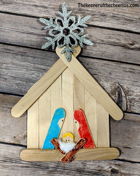 Craft Stick Nativity Scene and Manger #christmas #nativity #manger #kidscrafts Nativity Scene Crafts, Popsicle Stick Christmas Crafts, Vbs Craft, Jesus Crafts, Christmas Clothespins, Christmas Manger, Diy Nativity, Popsicle Crafts, Craft Sticks