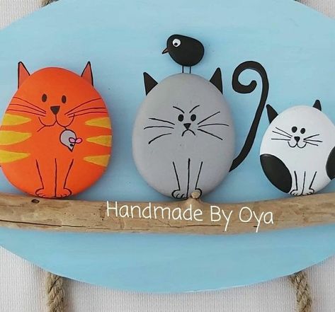 Creative Paper Crafts, Fun Diy Ideas, Stone Pictures Pebble Art, Diy Rock Art, Painted Rock Animals, Stone Art Painting, Painted Rocks Craft, Colorful Paper, Painted Rocks Diy